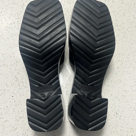 Gucci Women's Rubber Logo Platform Slides - Picture 3 of 4